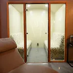 Hotel Reverence Boutique Warna