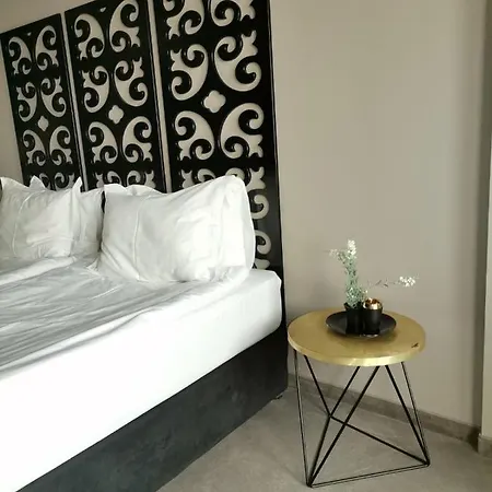 Reverence Boutique 3*