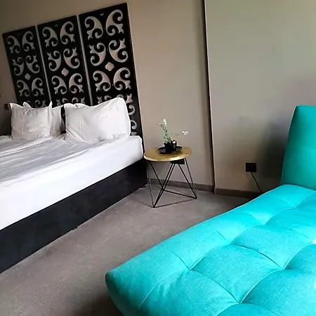Готель Reverence Boutique 3*