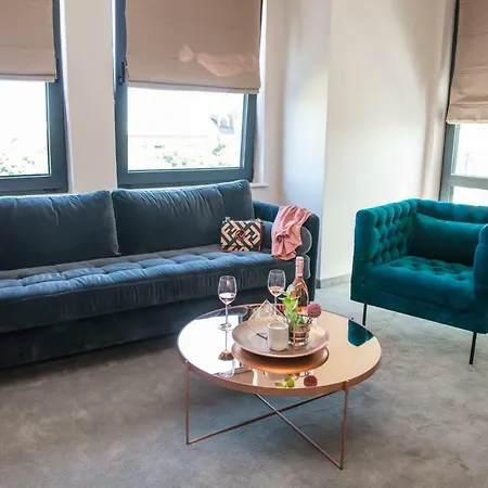 Reverence Boutique ヴァルナ