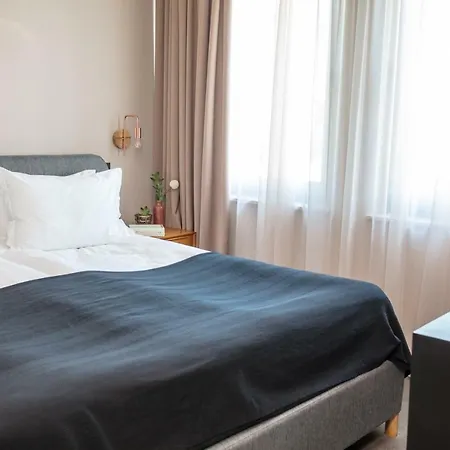 Reverence Boutique ヴァルナ