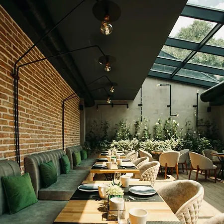 Reverence Boutique ホテル 3*